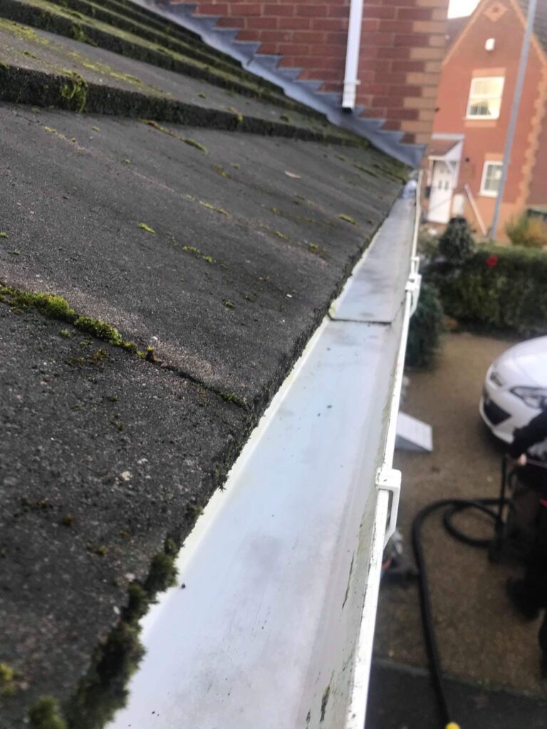 gutter cleaning lincoln